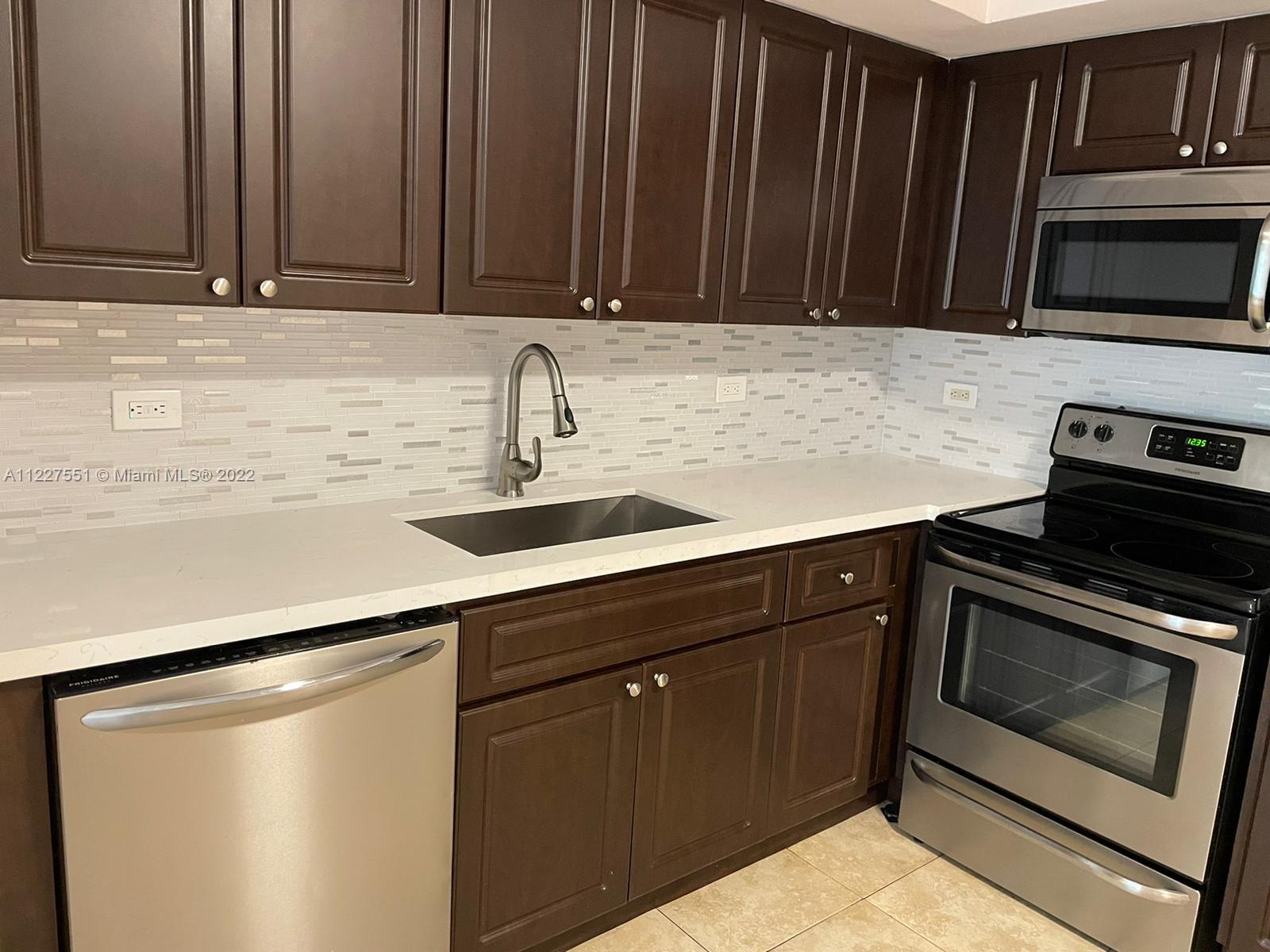 LAKEWOOD AT EMERALD HILLS - Residential Lease