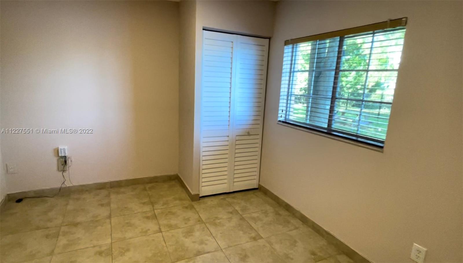 LAKEWOOD AT EMERALD HILLS - Residential Lease