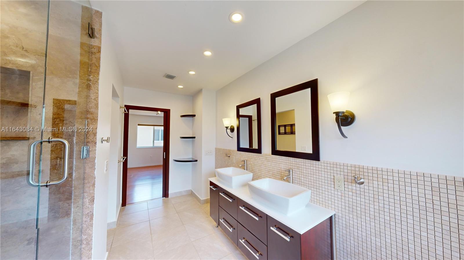 DORAL RESERVE - Residential Lease