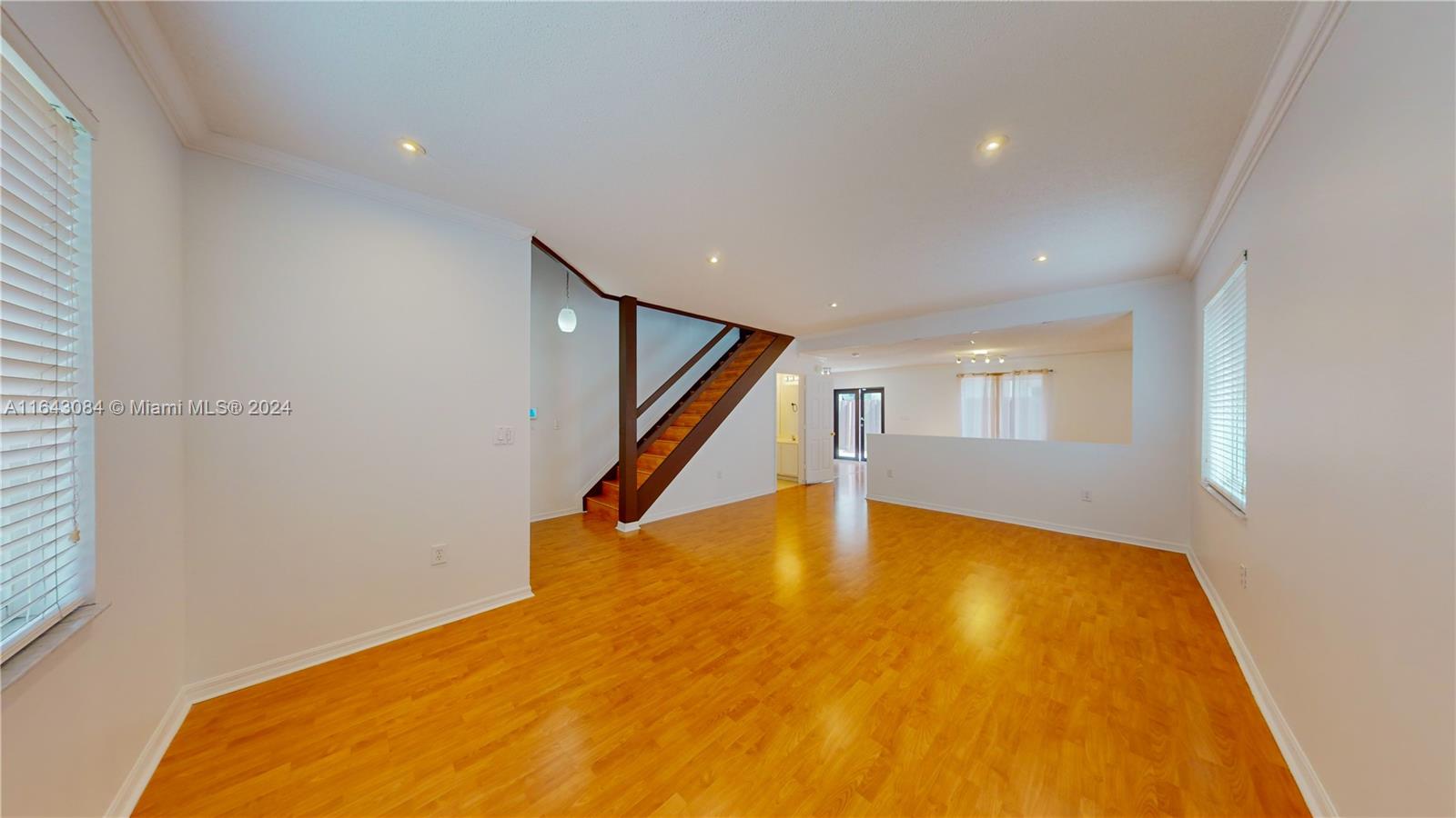 DORAL RESERVE - Residential Lease