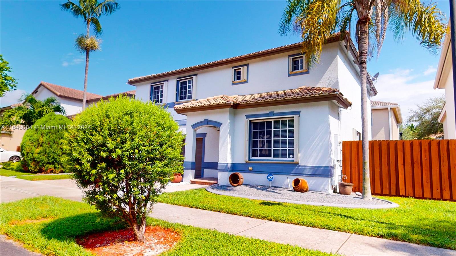 DORAL RESERVE - Residential Lease