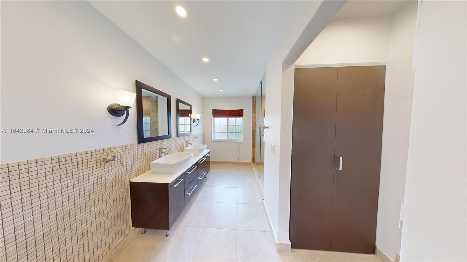 DORAL RESERVE - Residential Lease
