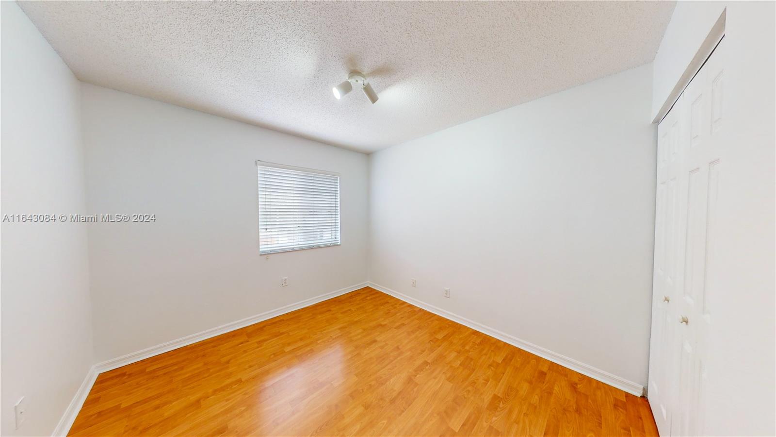 DORAL RESERVE - Residential Lease