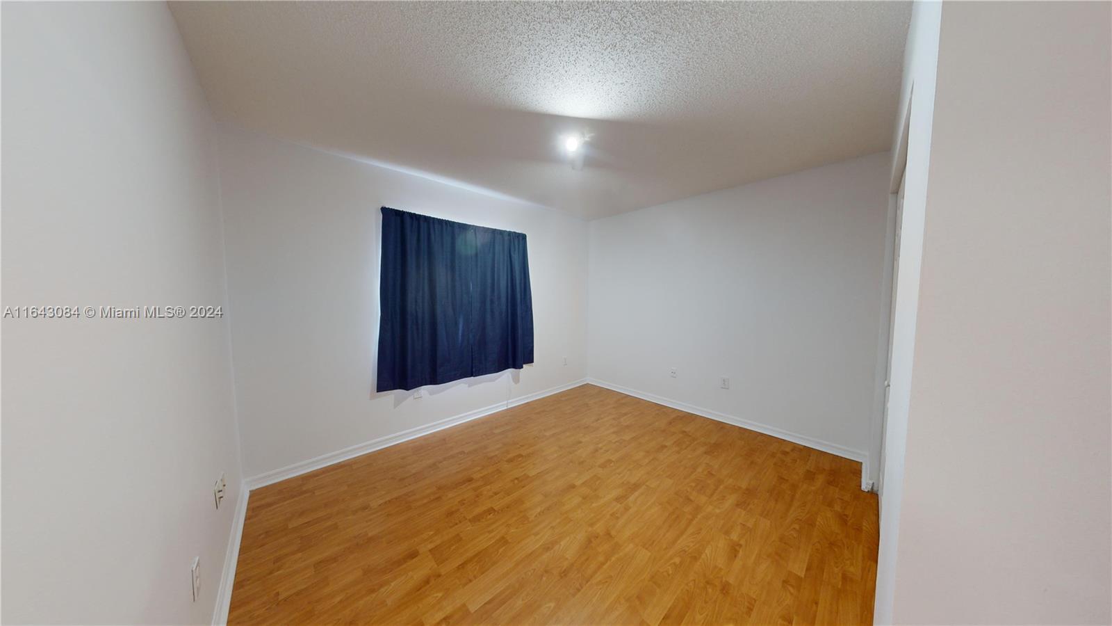 DORAL RESERVE - Residential Lease