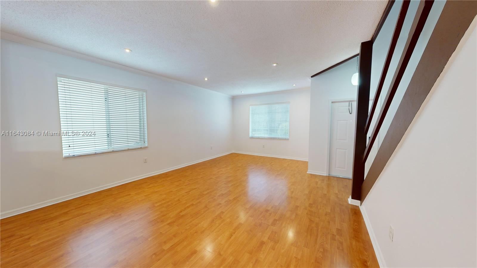 DORAL RESERVE - Residential Lease