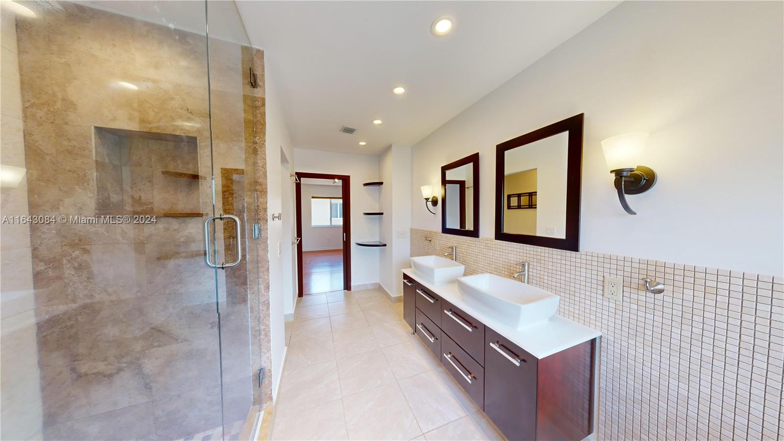 DORAL RESERVE - Residential Lease