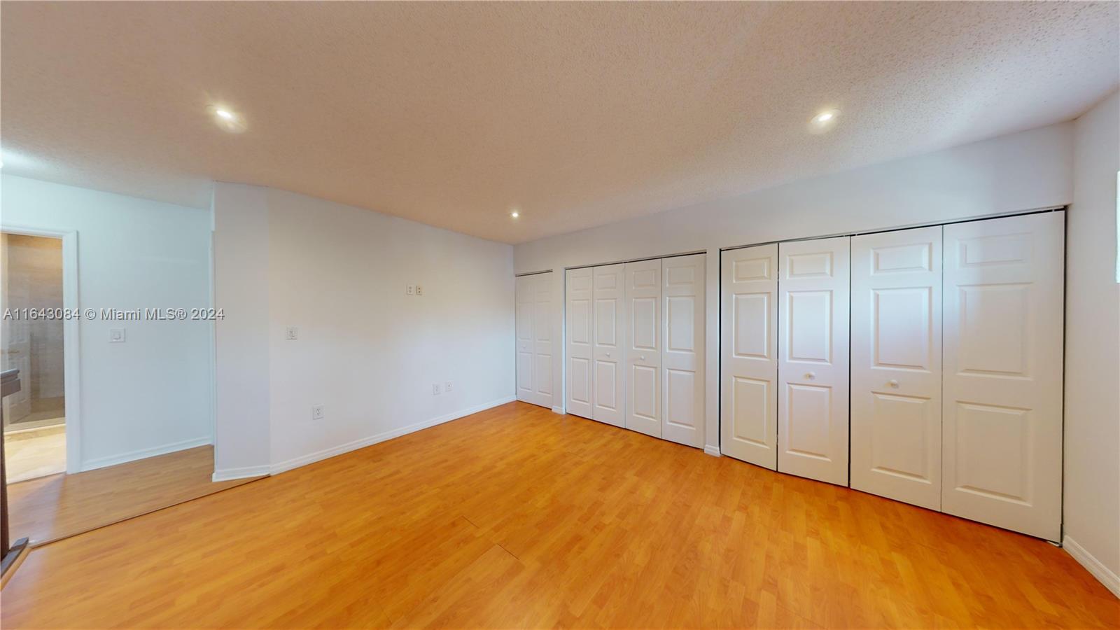 DORAL RESERVE - Residential Lease