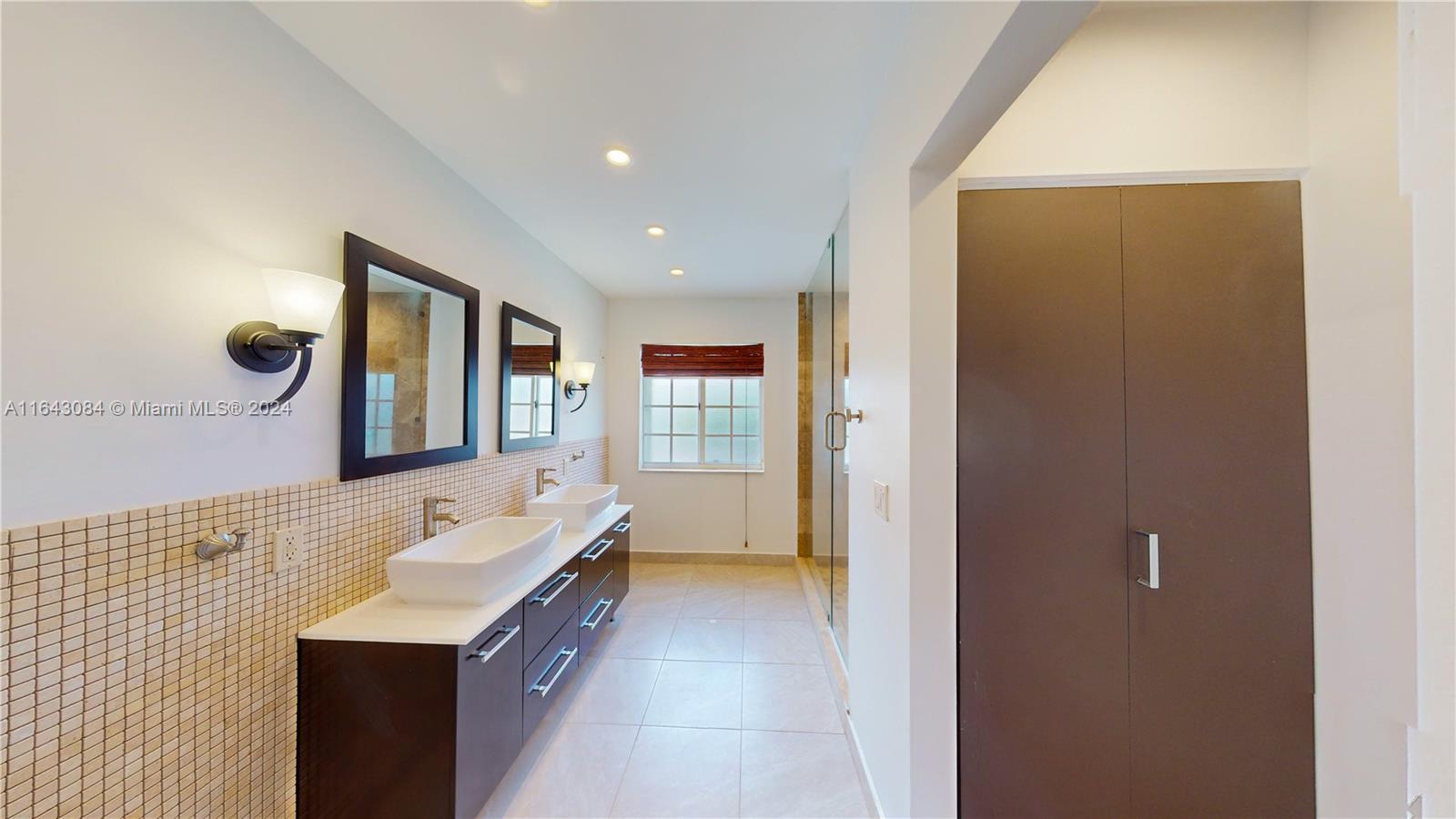 DORAL RESERVE - Residential Lease