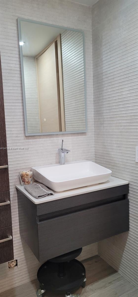 COSTA DEL SOL CONDO F - Residential Lease