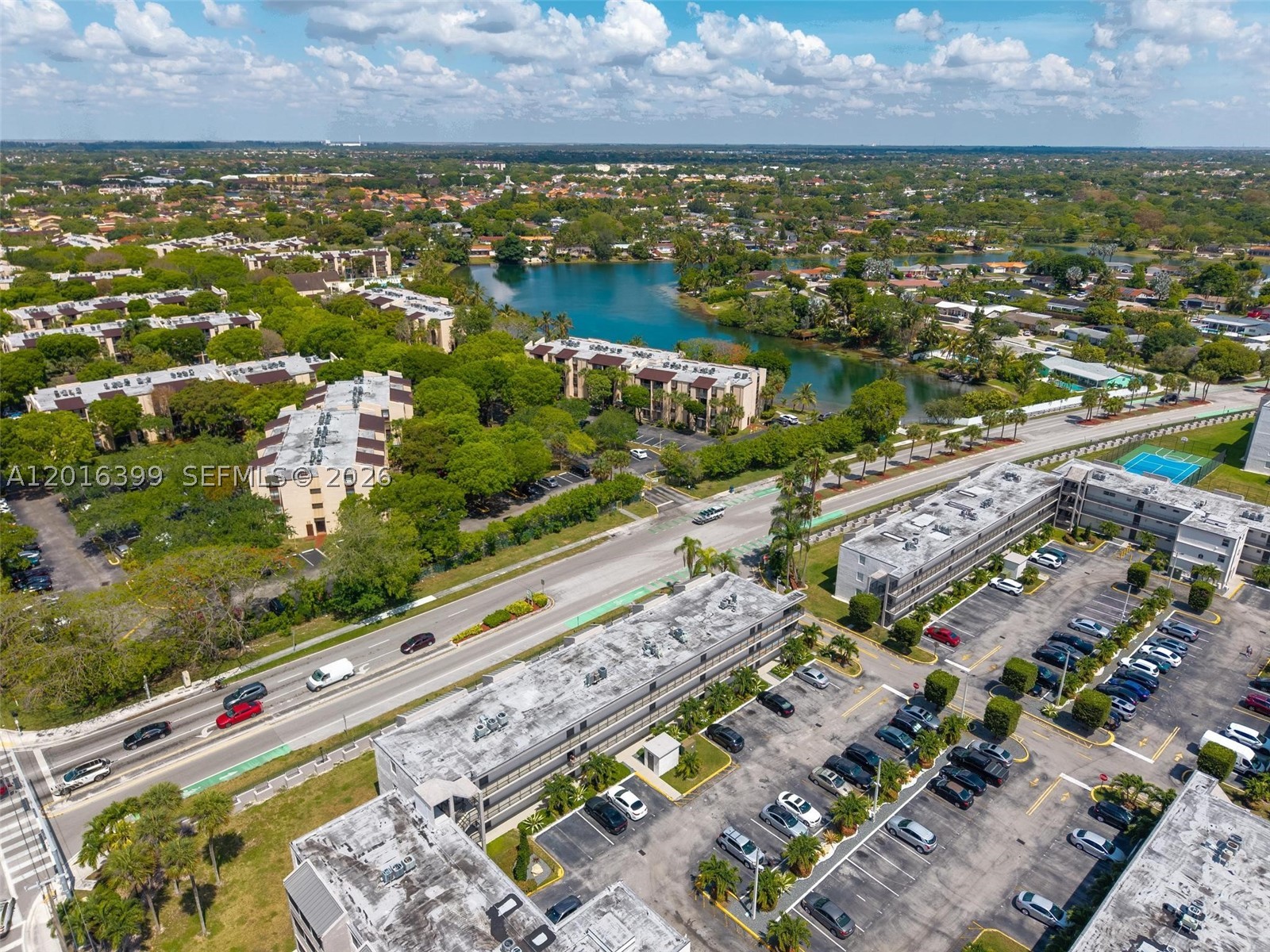 EL CONQUISTADOR SOUTH CON - Residential