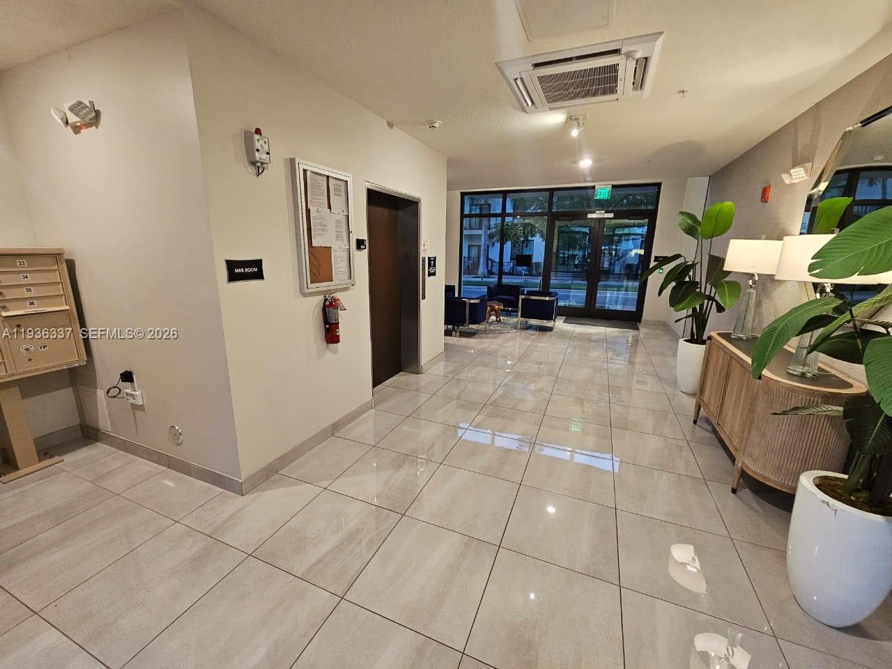 DOWNTOWN DORAL SOUTH PHAS - Residential