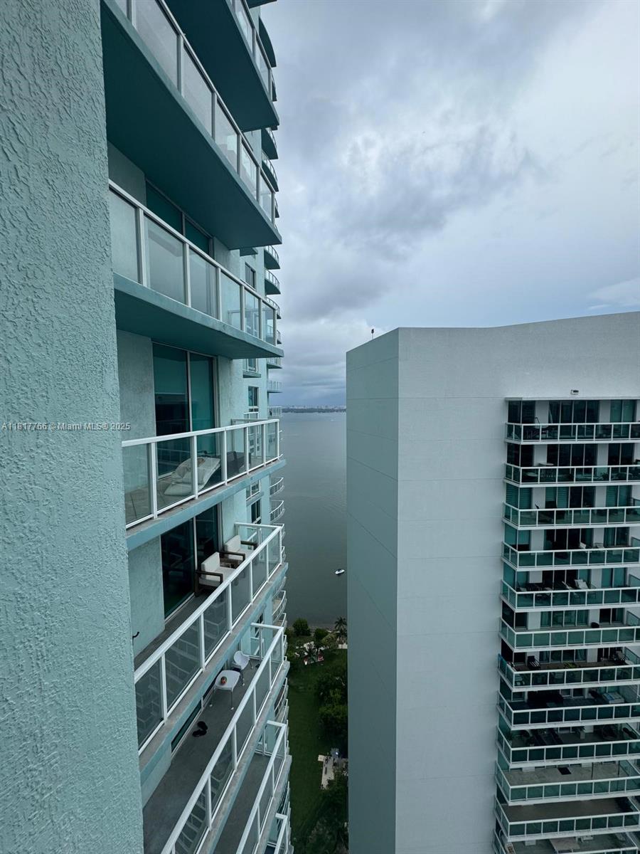 QUANTUM ON THE BAY CONDO - Residential