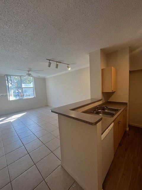 REGENT PARK CONDO - Residential
