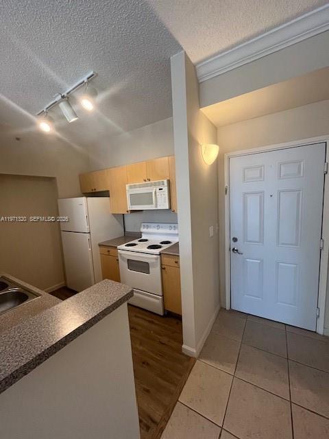REGENT PARK CONDO - Residential