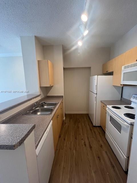 REGENT PARK CONDO - Residential