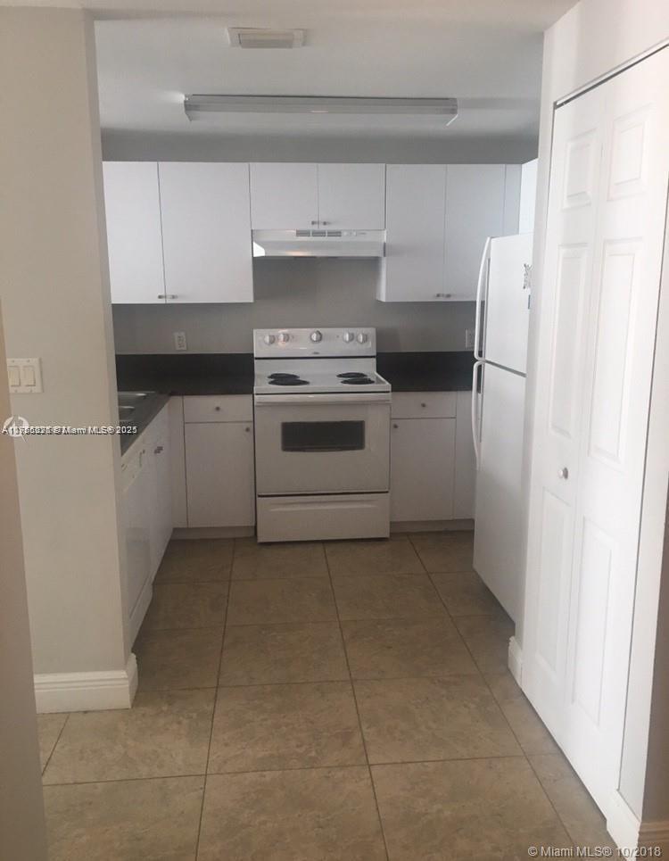 PARKVIEW AT BRICKELL COND - Residential Lease