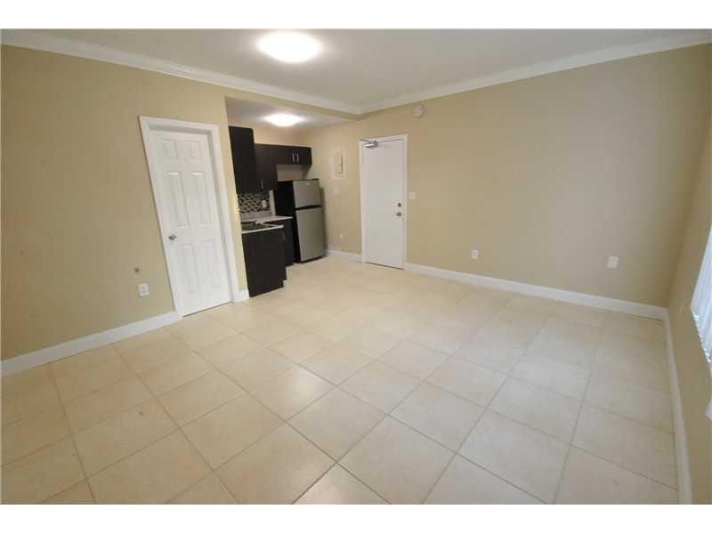 2 53 42 HAYNSWORTH BEACH - Residential Lease