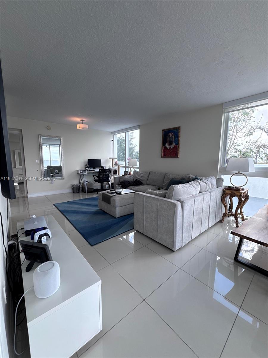 TERRAZAS RIVERPARK VILLAG - Residential