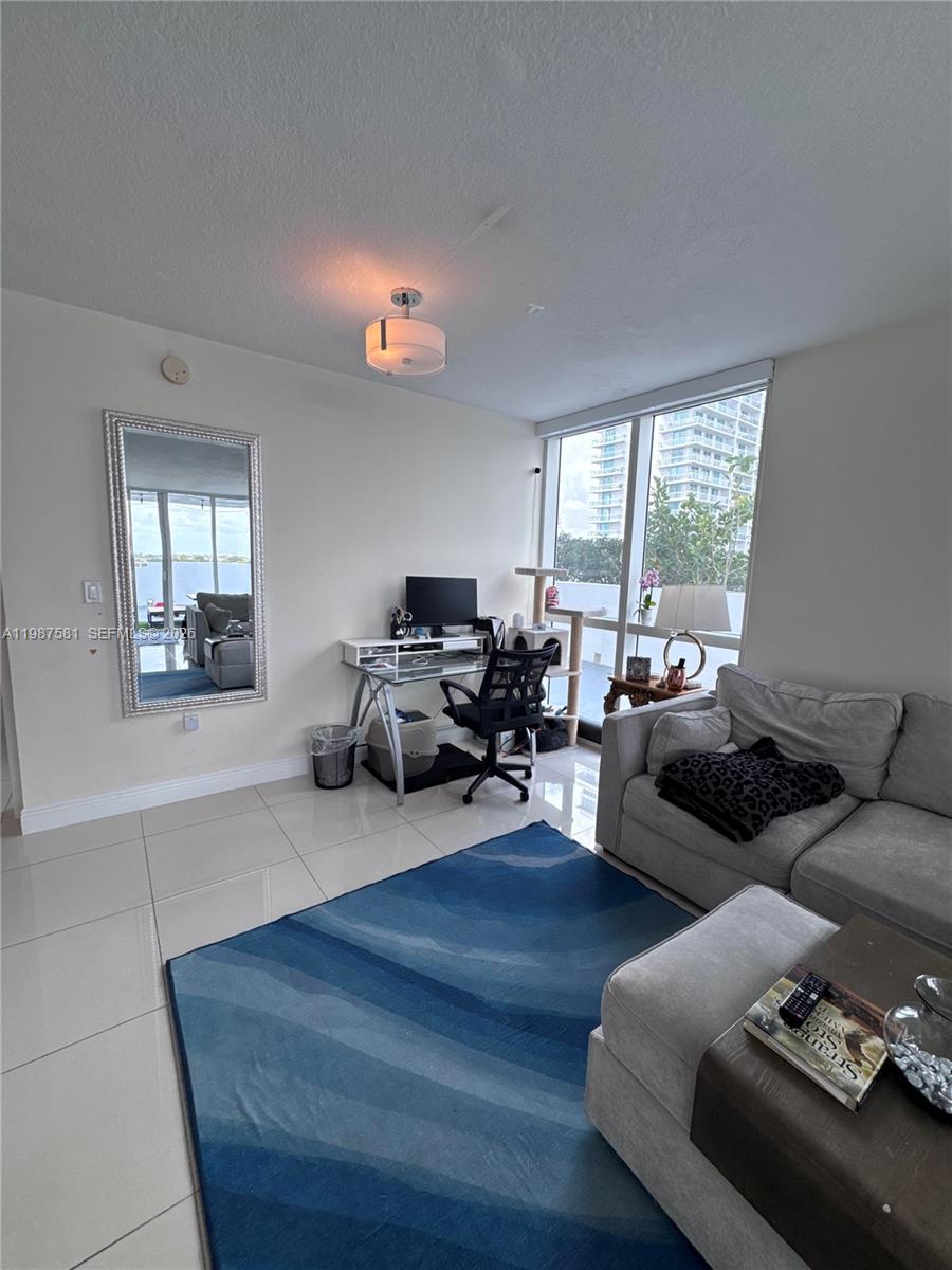 TERRAZAS RIVERPARK VILLAG - Residential