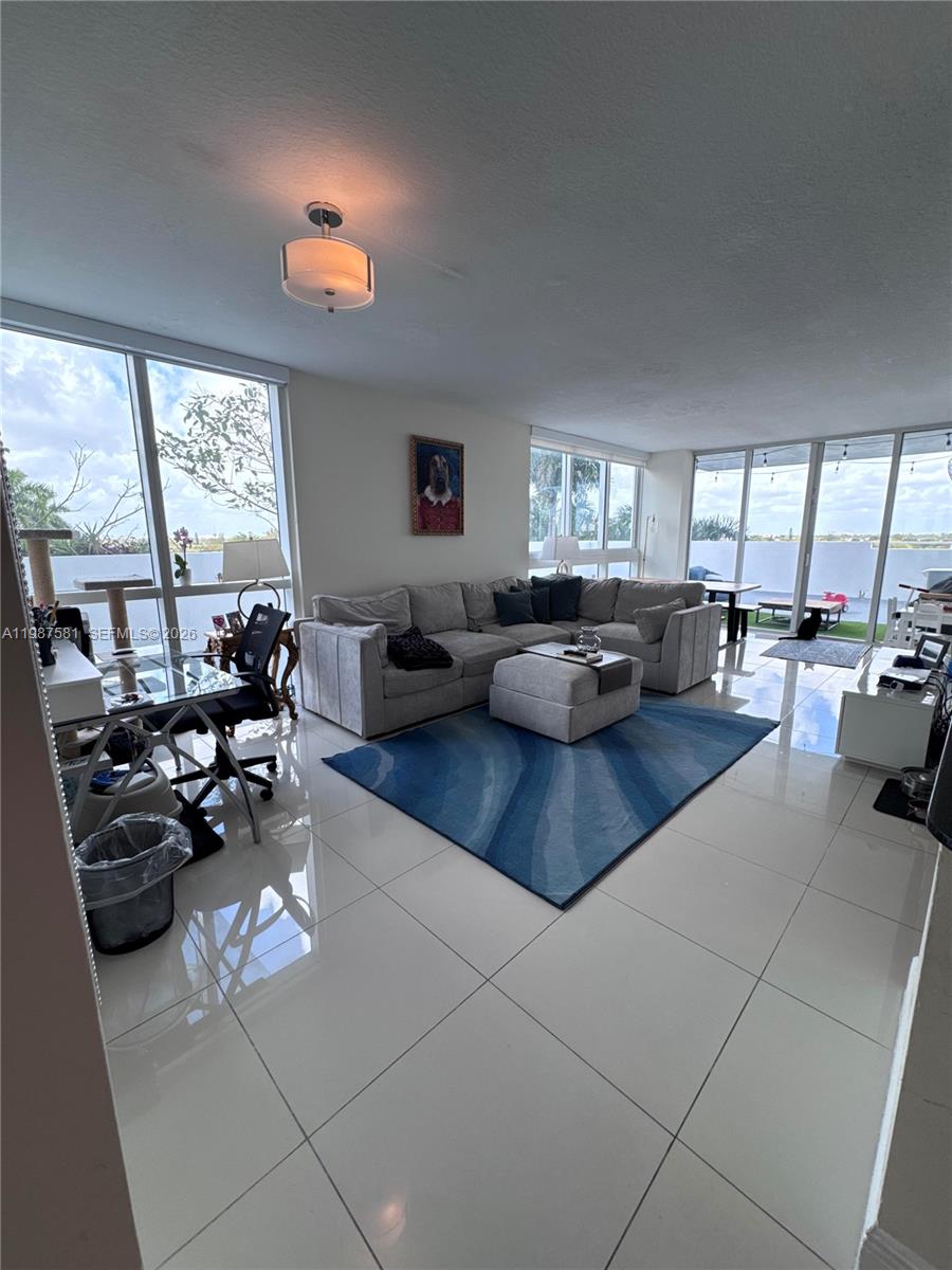 TERRAZAS RIVERPARK VILLAG - Residential