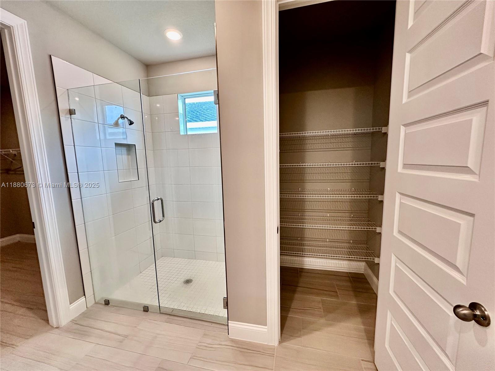 AZALEA - Residential Lease