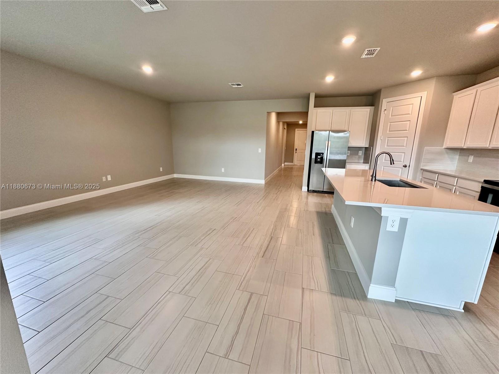 AZALEA - Residential Lease