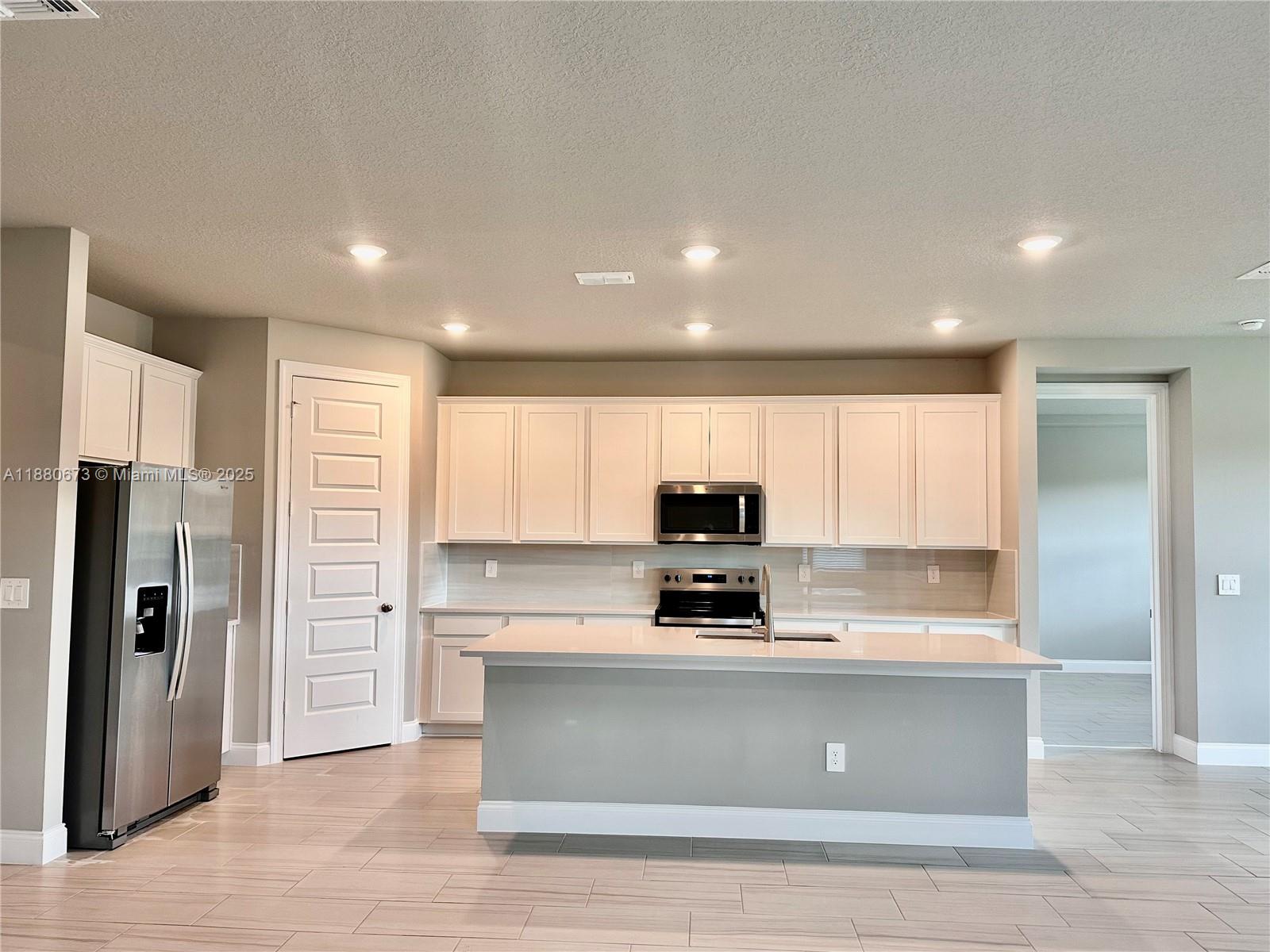 AZALEA - Residential Lease