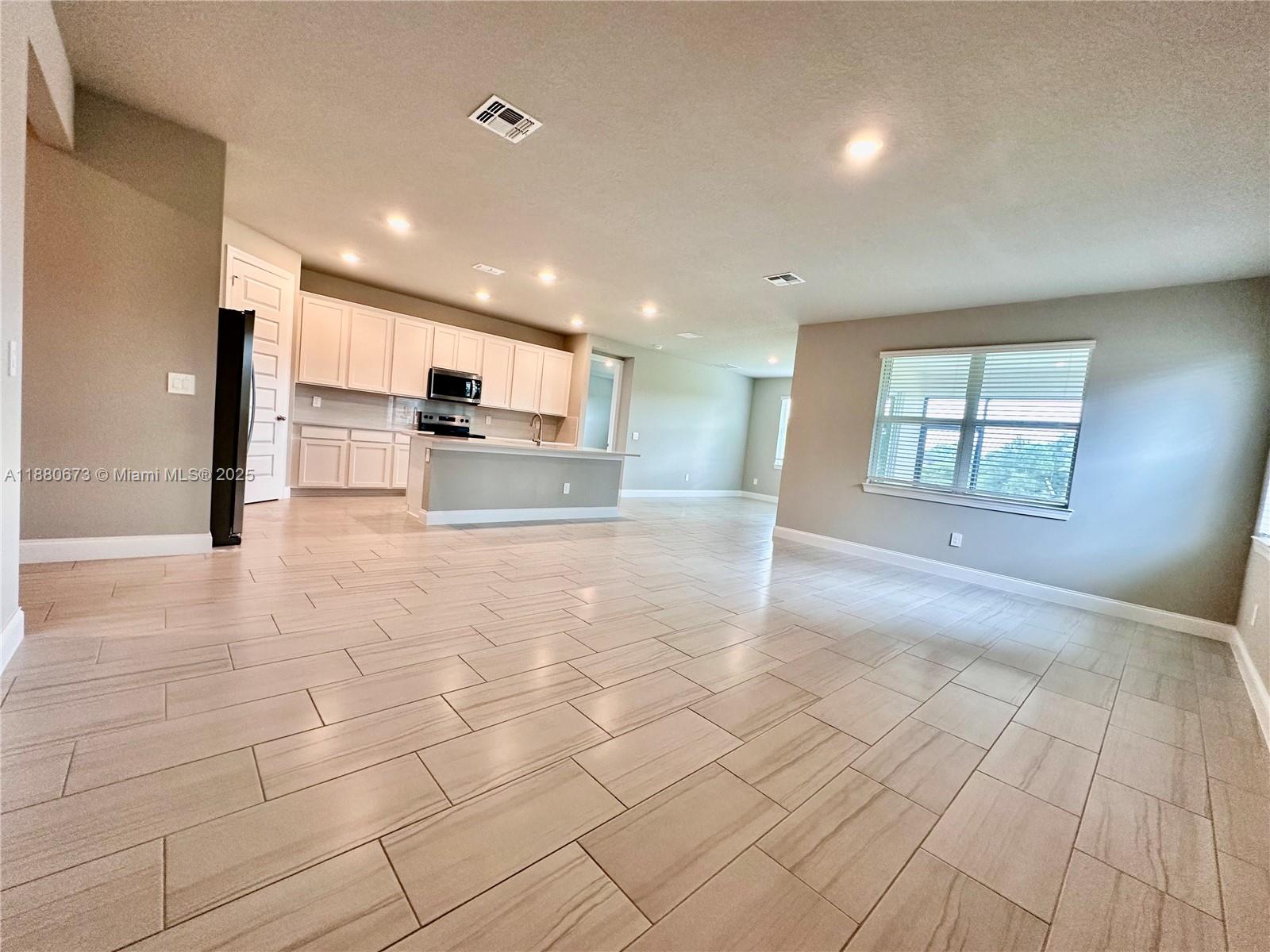 AZALEA - Residential Lease