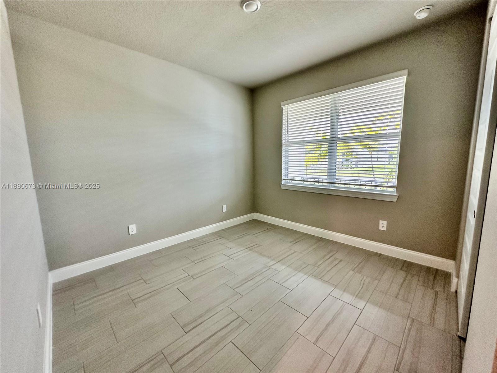AZALEA - Residential Lease