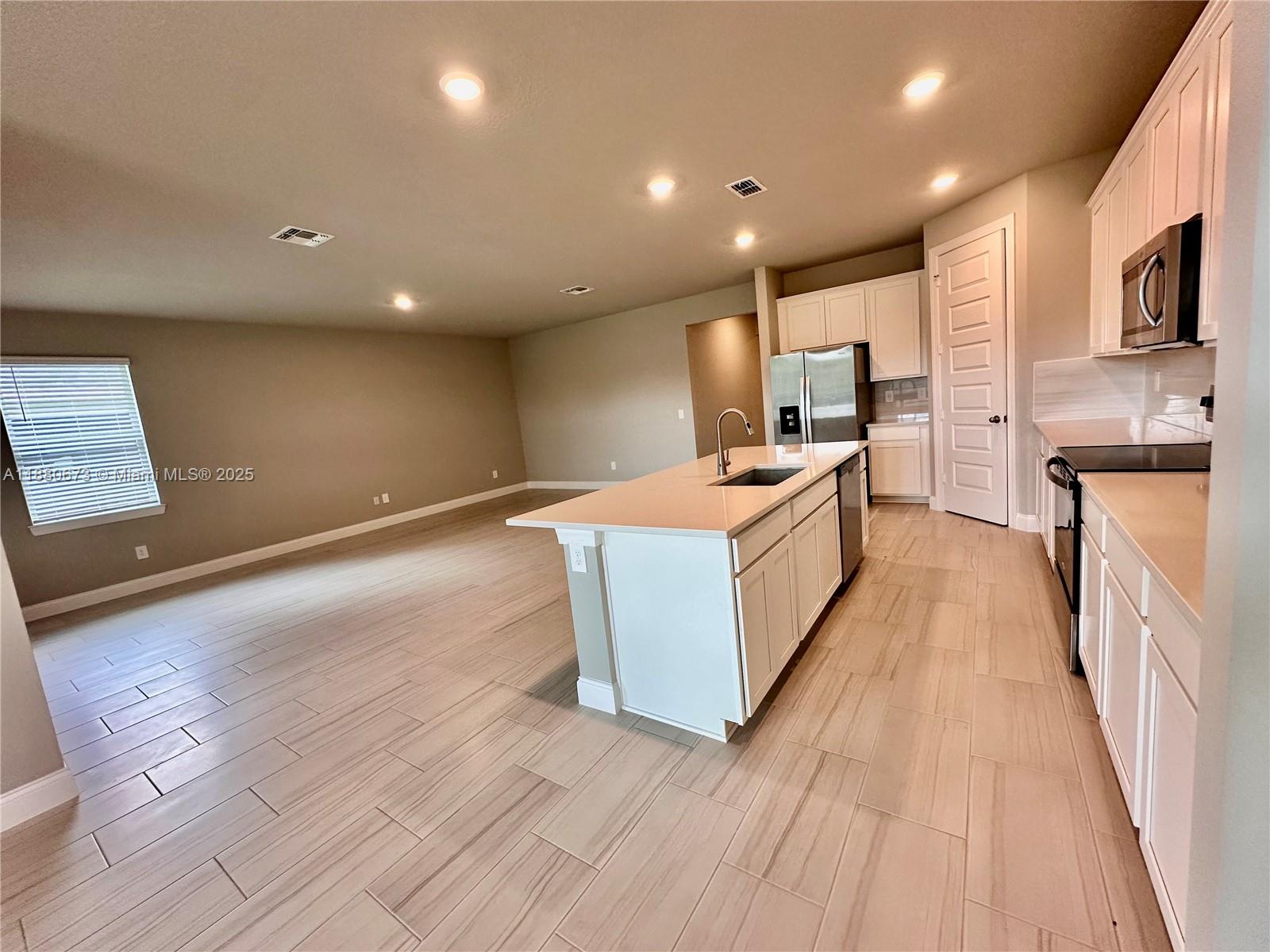 AZALEA - Residential Lease