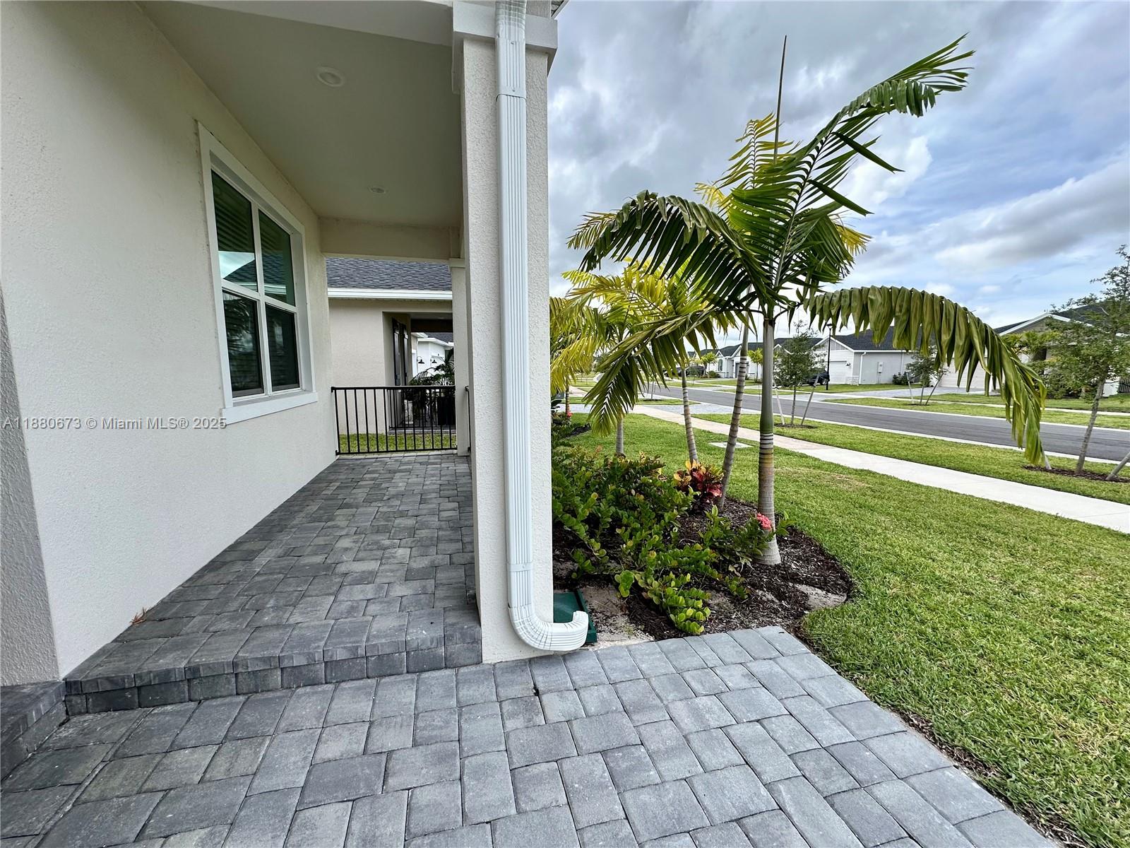 AZALEA - Residential Lease