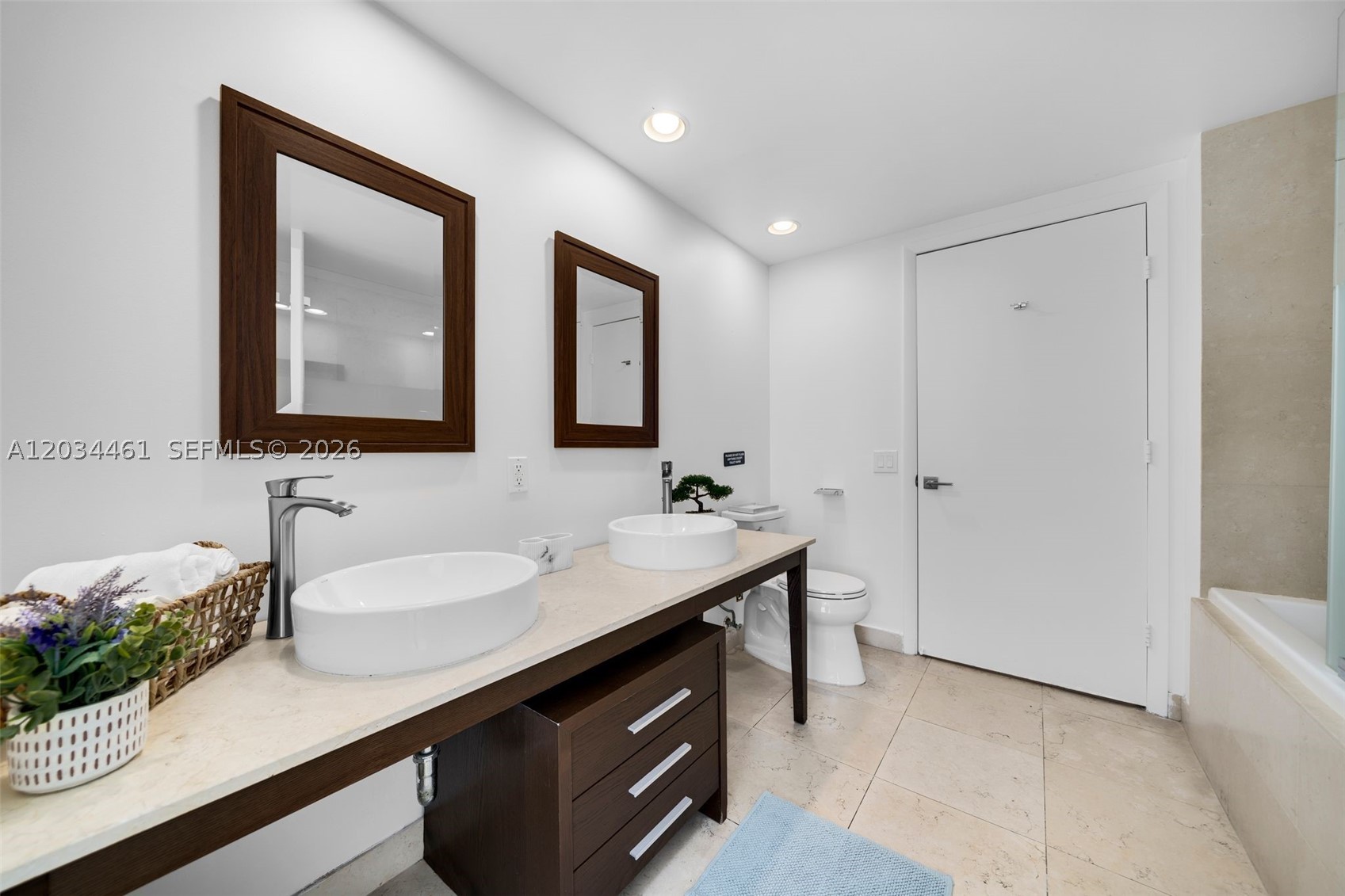 ICON BRICKELL CONDO NO 3 - Residential