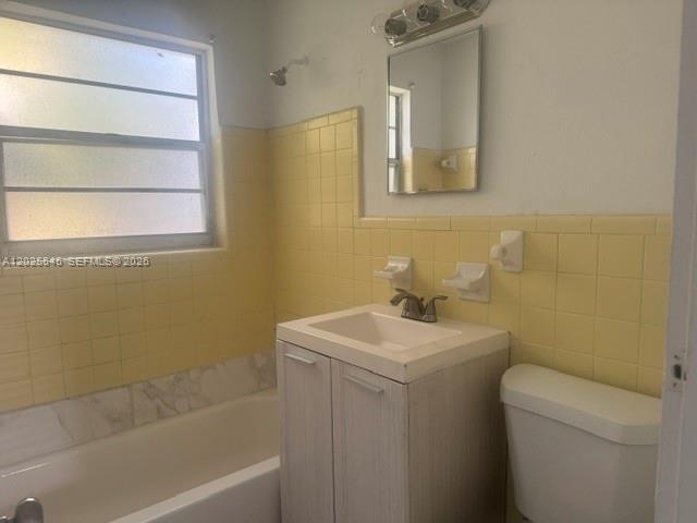 CLOWS - Residential Lease