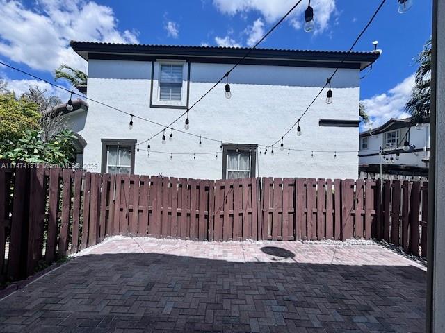 DORAL ISLES NORTH SEC TWO - Residential Lease