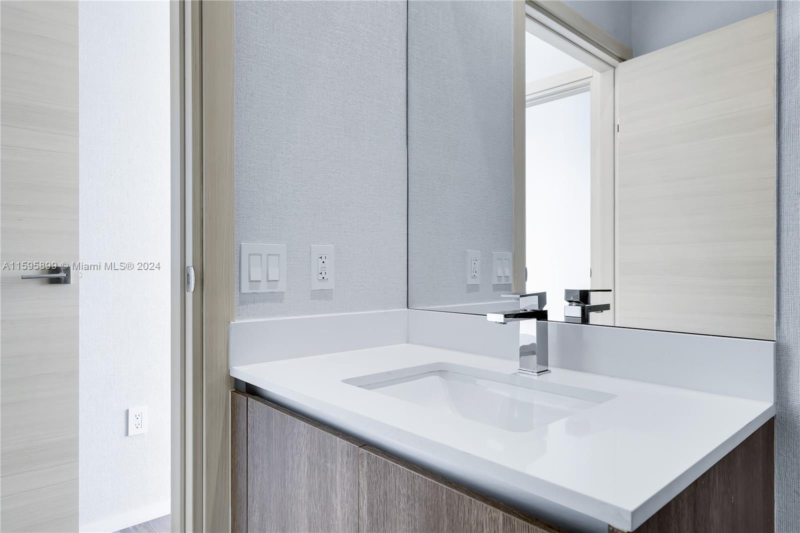 801 SMA RESIDENCES CONDO - Residential