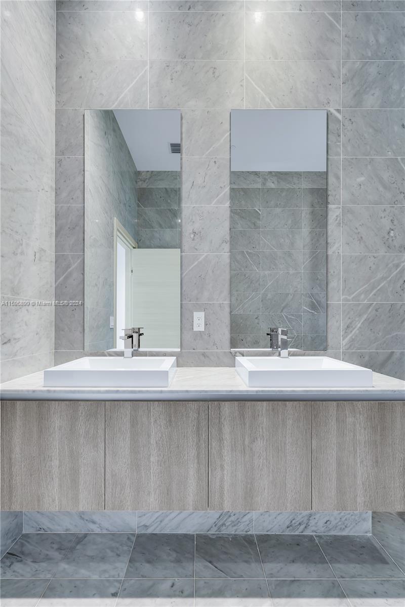 801 SMA RESIDENCES CONDO - Residential