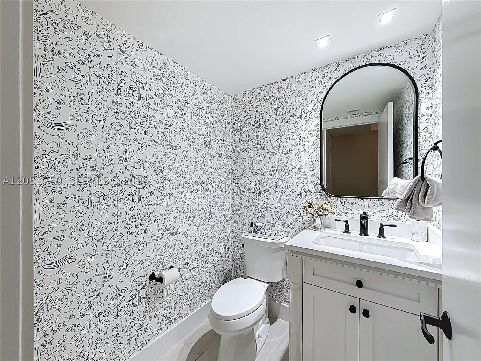 GRAND BAY RESIDENCES COND - Residential