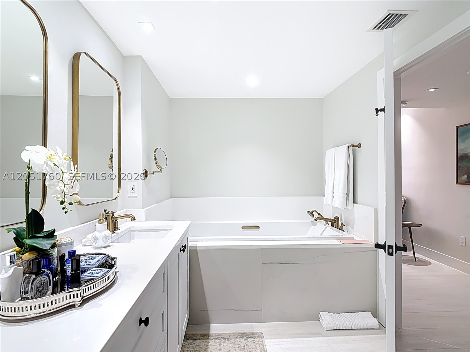 GRAND BAY RESIDENCES COND - Residential