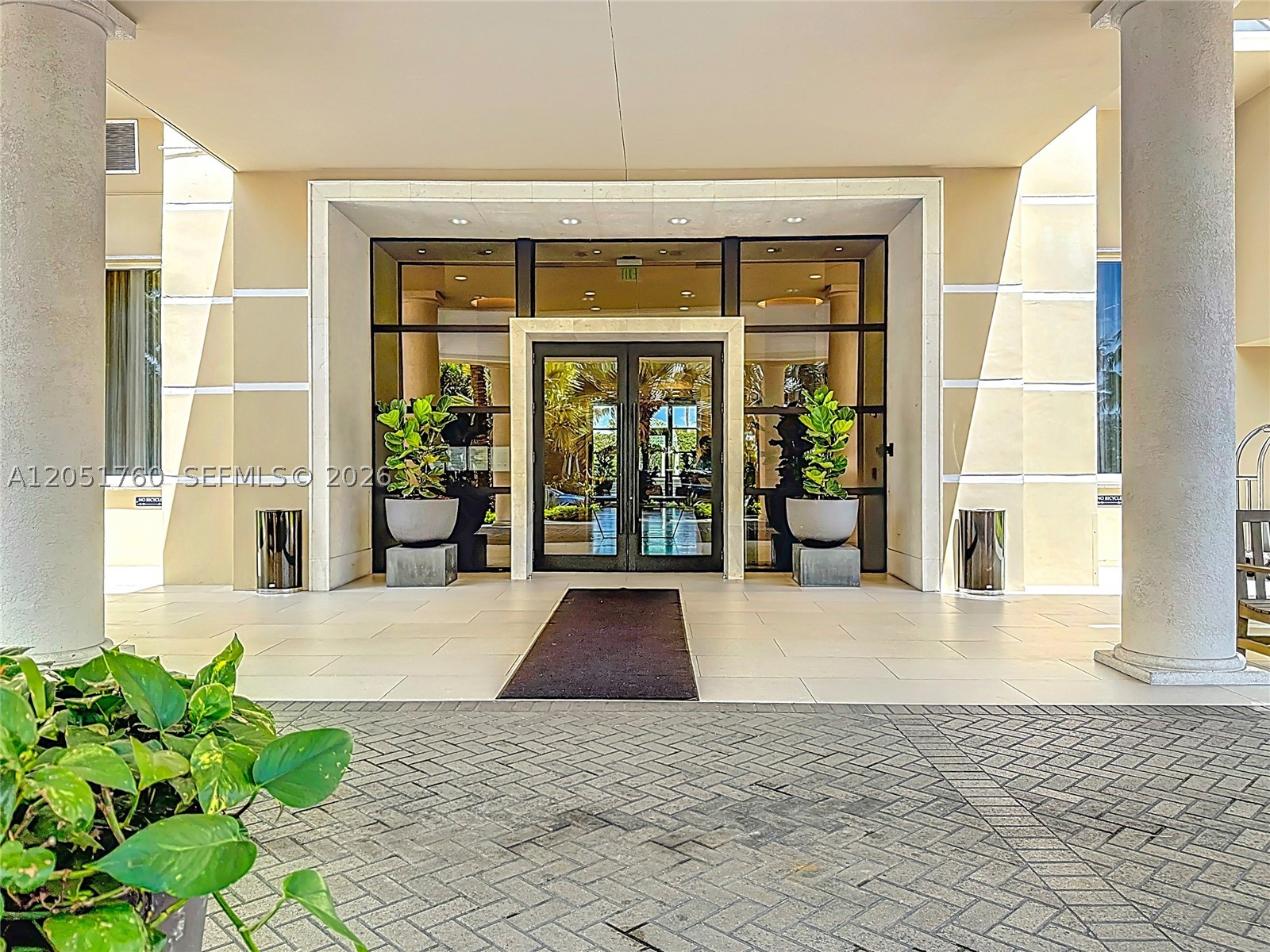 GRAND BAY RESIDENCES COND - Residential