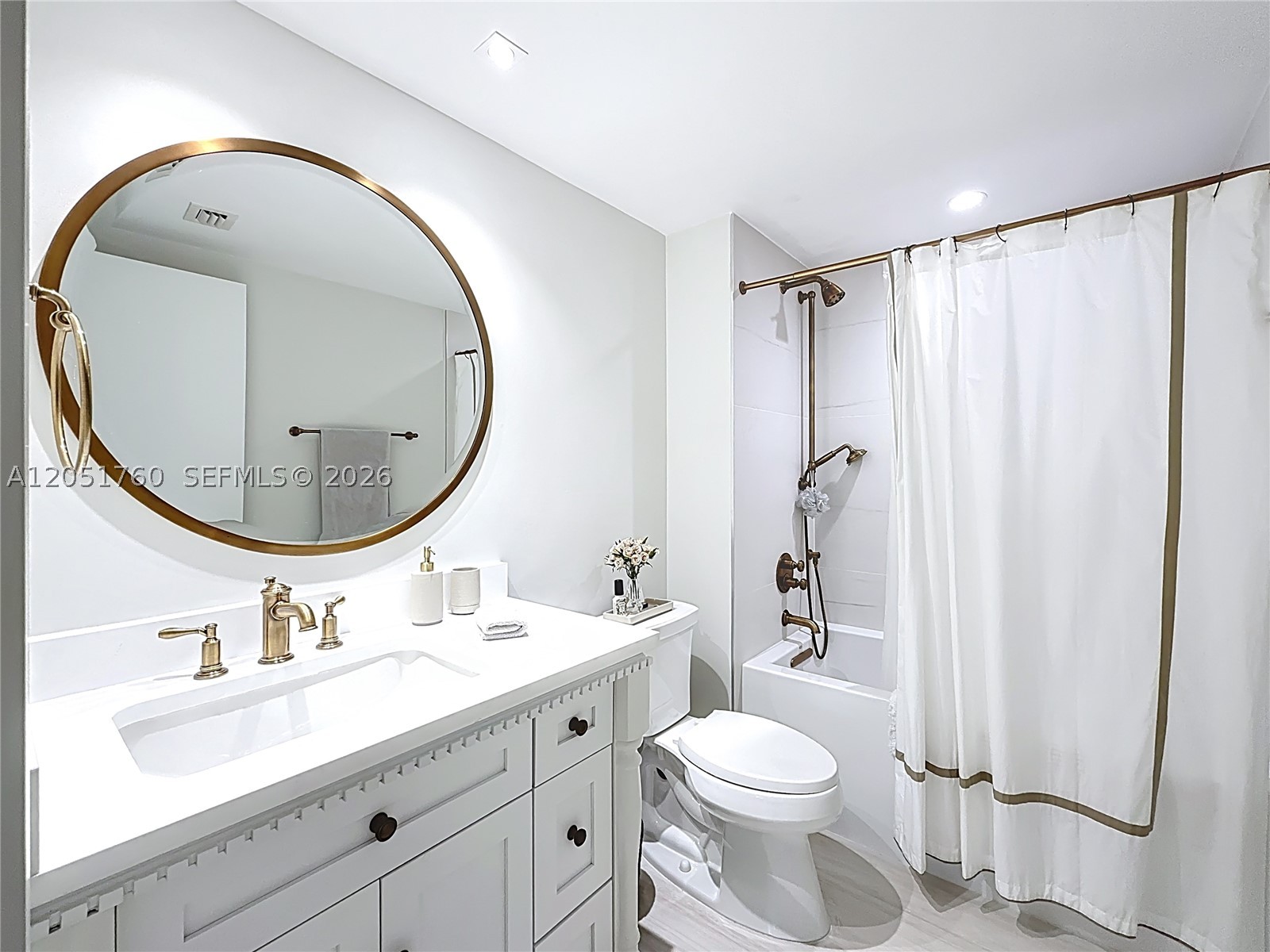 GRAND BAY RESIDENCES COND - Residential