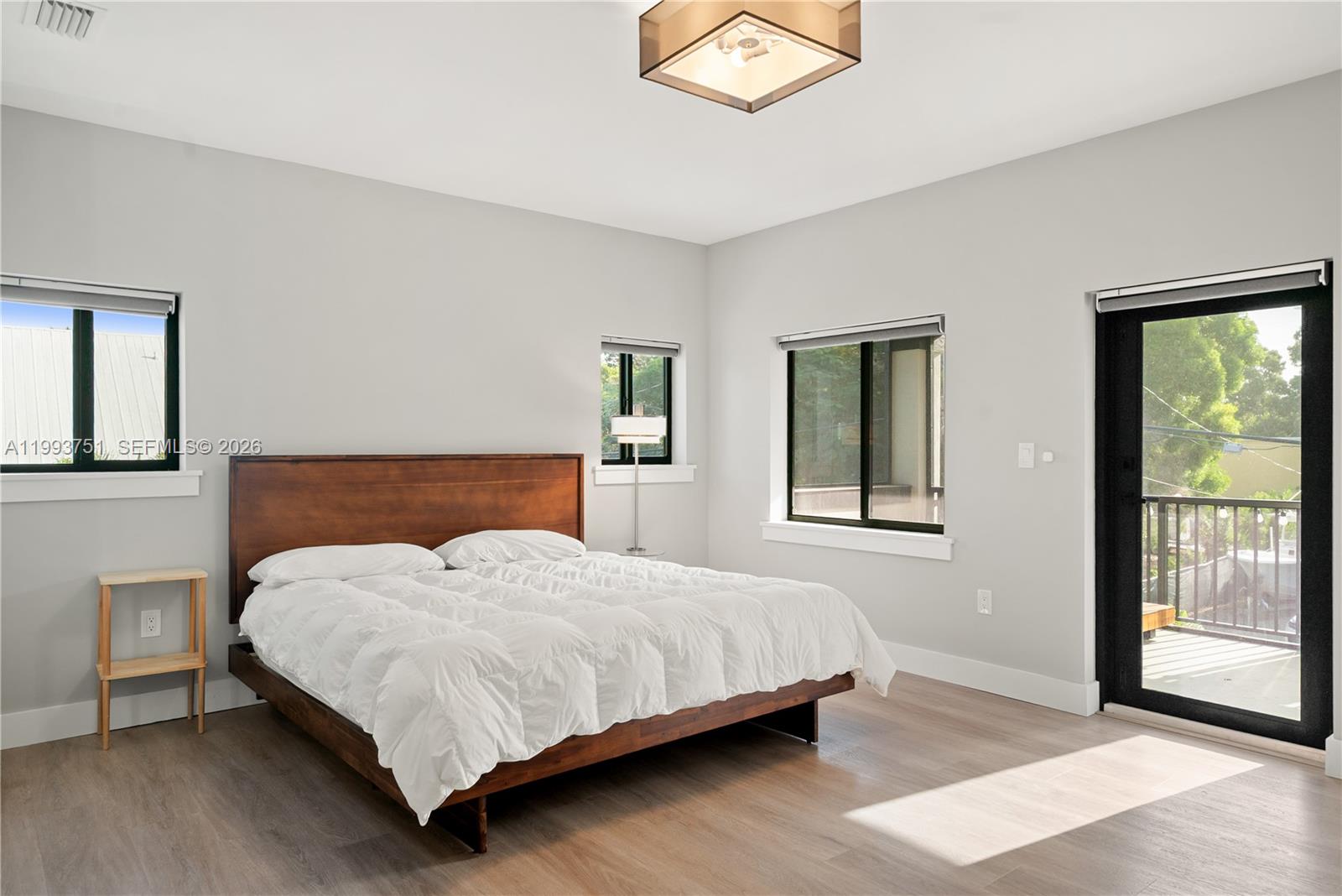 PARADISE POINT - Residential