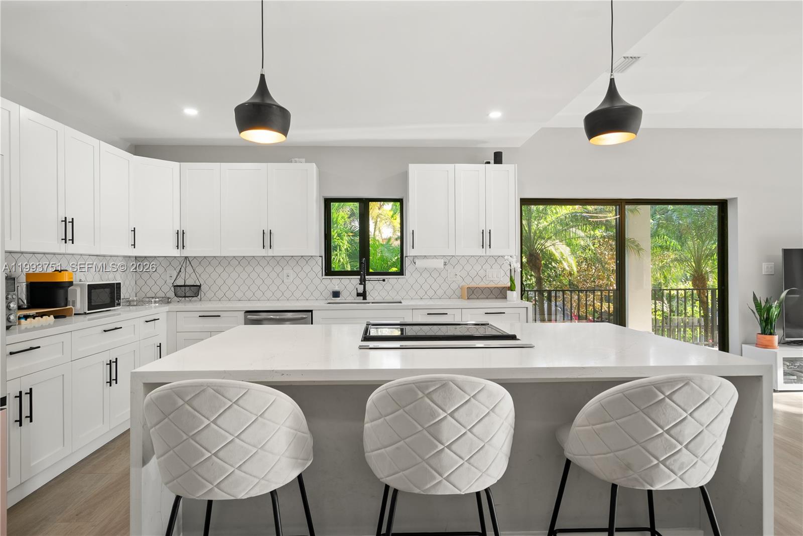 PARADISE POINT - Residential