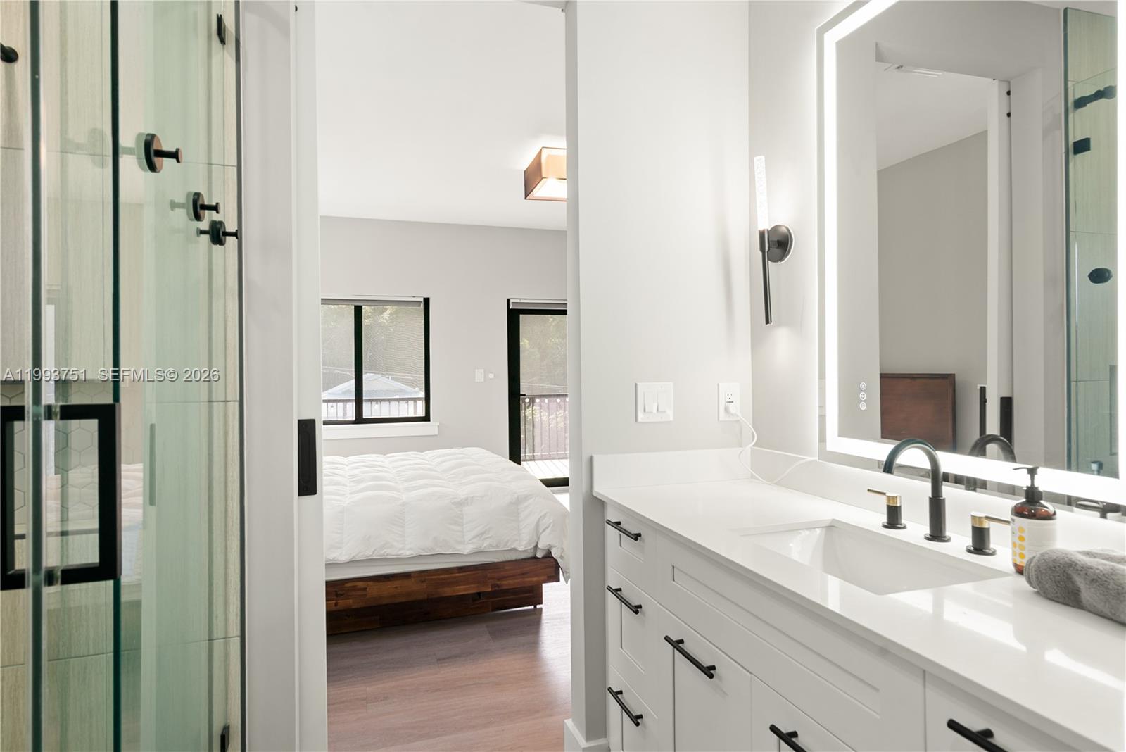 PARADISE POINT - Residential