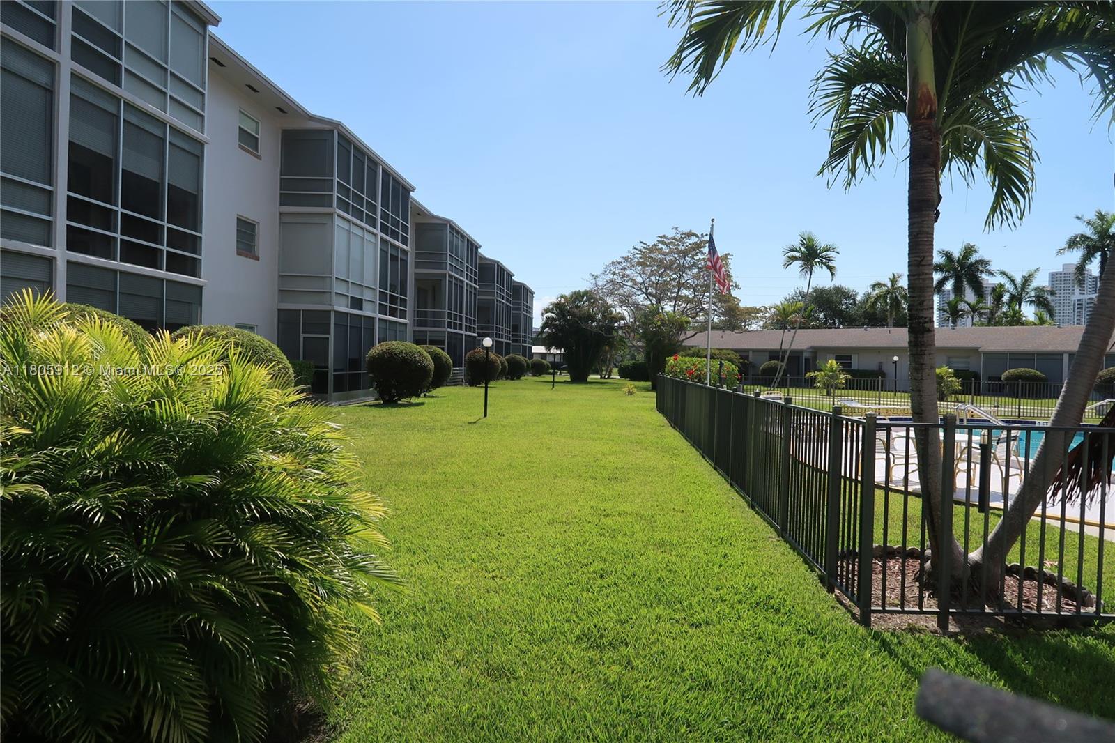 GOLDEN ISLES CONDO APTS - Residential