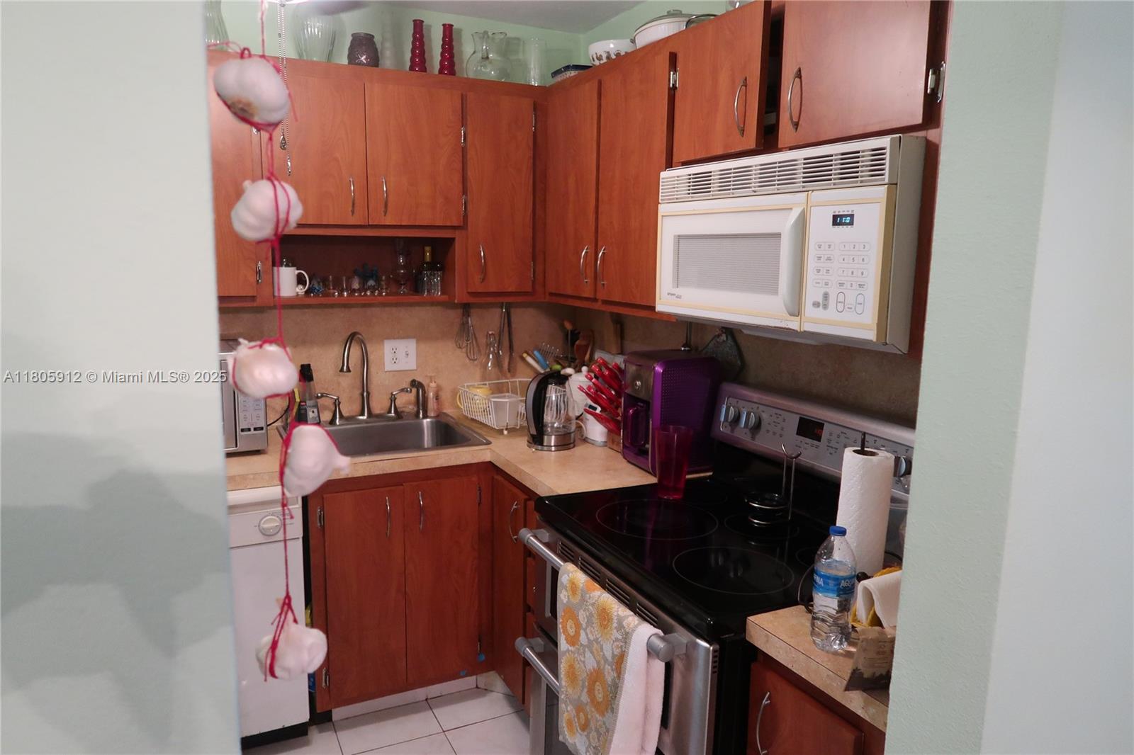 GOLDEN ISLES CONDO APTS - Residential