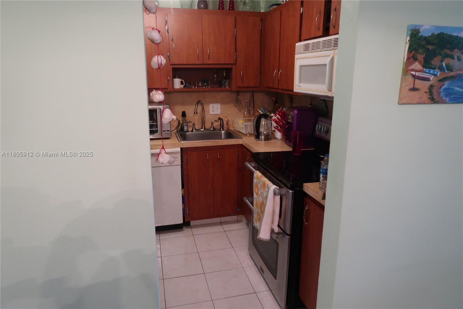 GOLDEN ISLES CONDO APTS - Residential