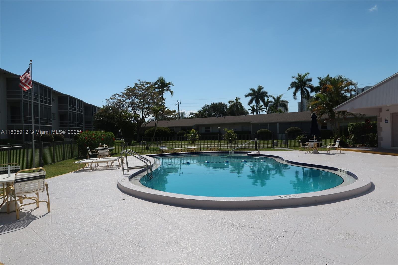 GOLDEN ISLES CONDO APTS - Residential