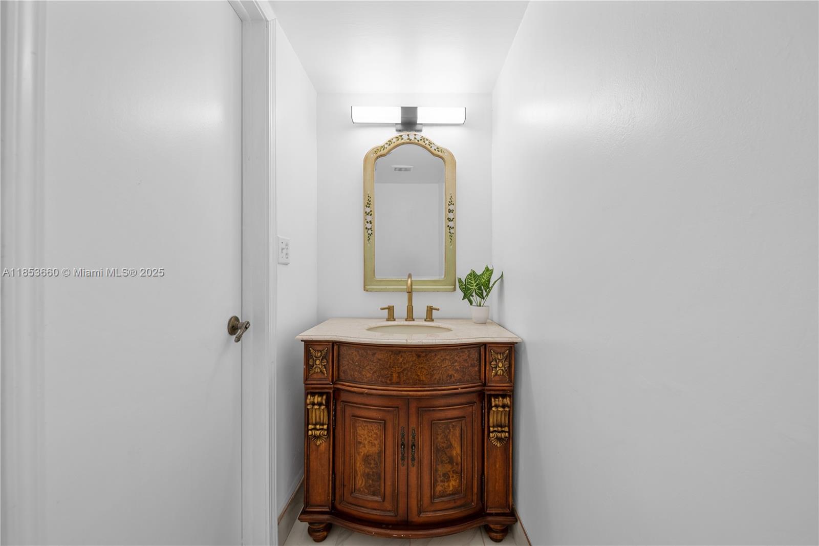 MANORS TOWNHOUSE - Residential