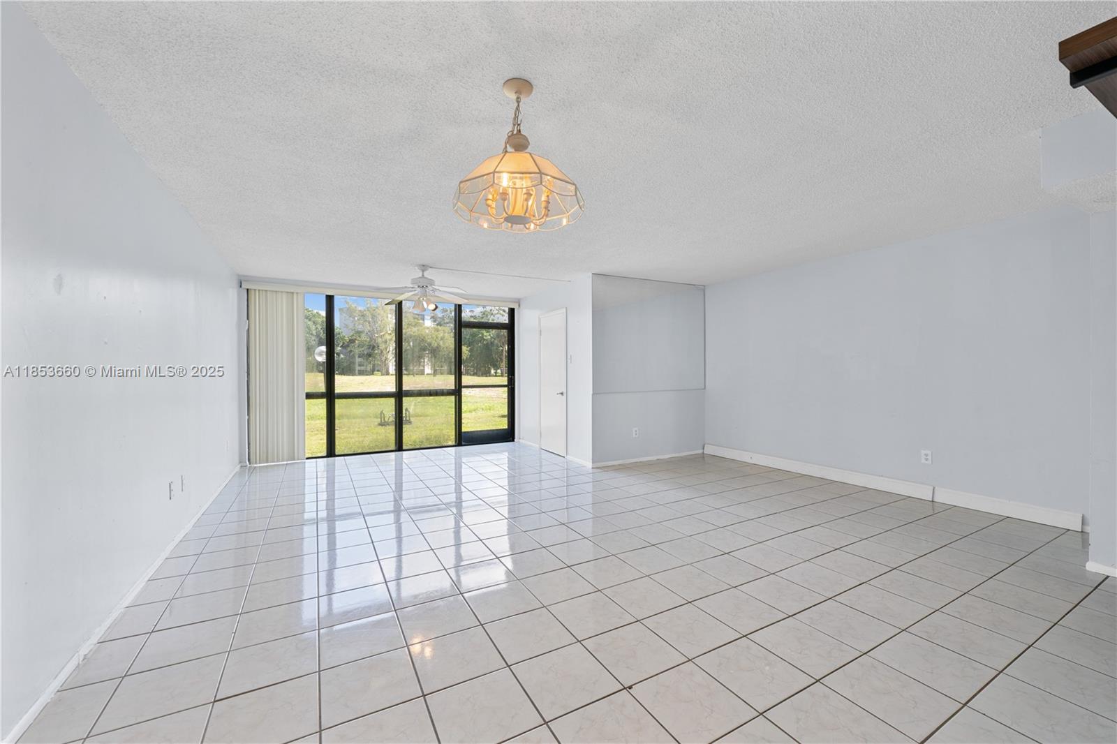 MANORS TOWNHOUSE - Residential