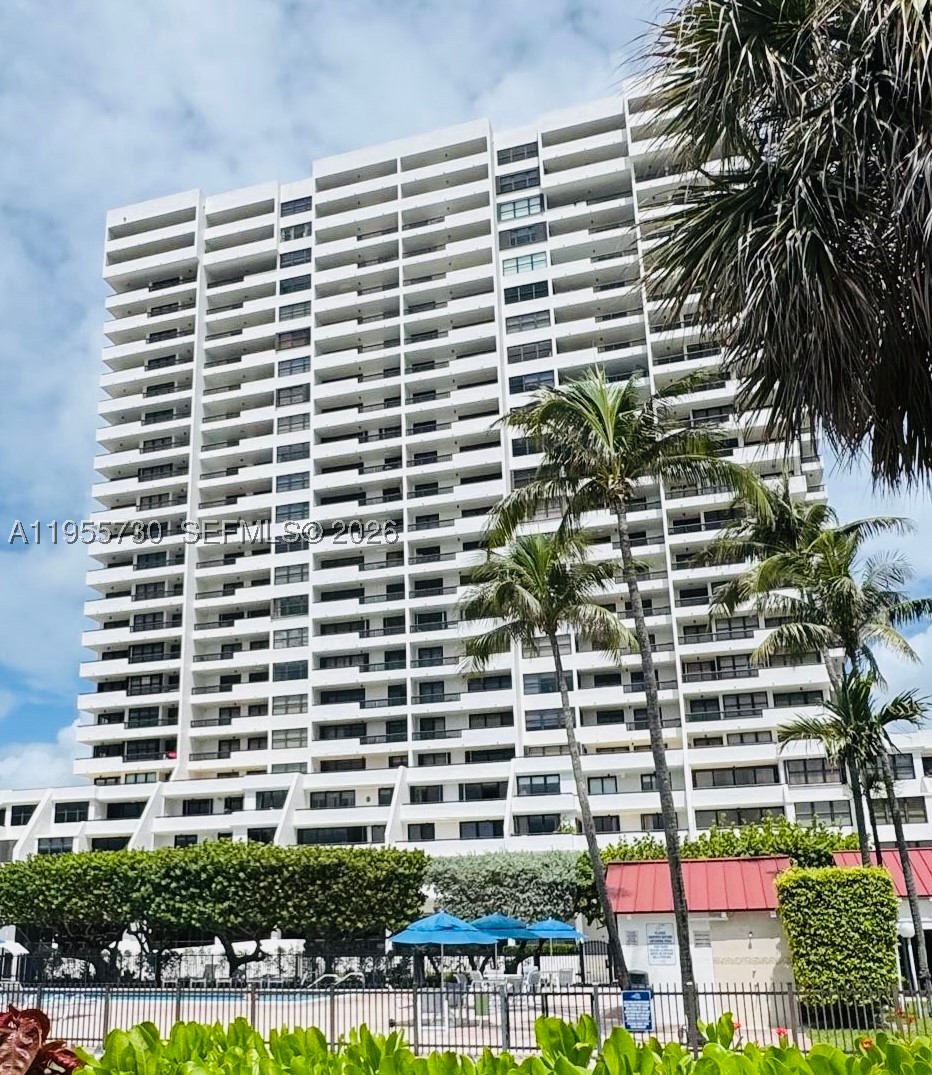 CLUB ATLANTIS CONDO - Residential